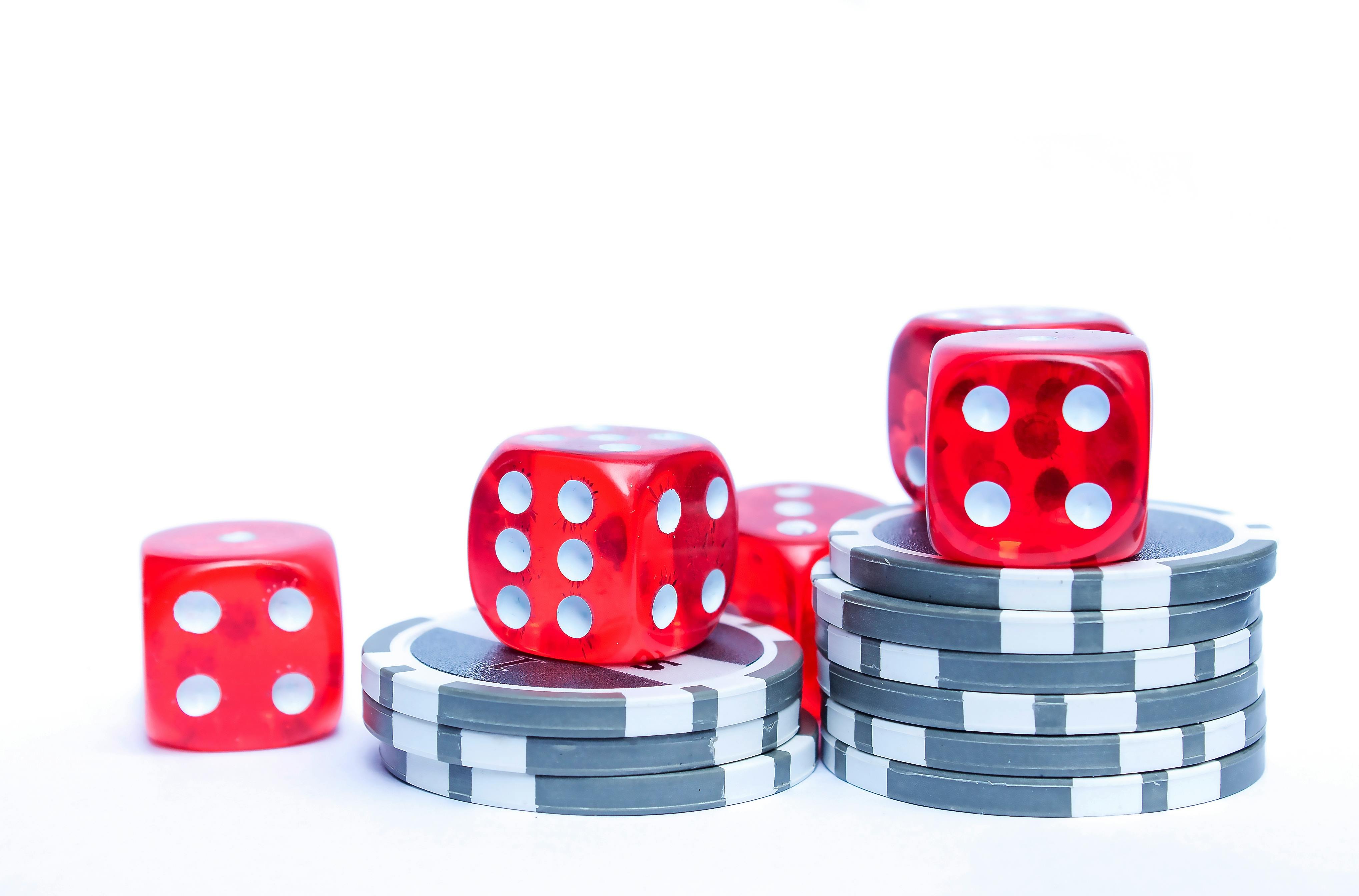 Tabel Shio kpktogel menampilkan 12 zodiak Tiongkok dengan elemen dan karakteristik
